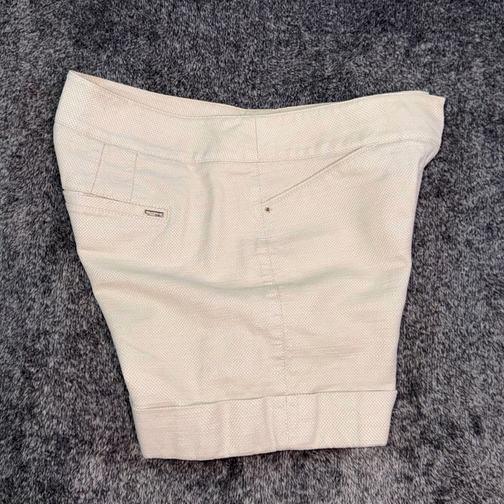 White‎ House Black Market Shorts Womens 2 Cream Textured Cuffed Low Rise Neutral - Picture 6 of 13